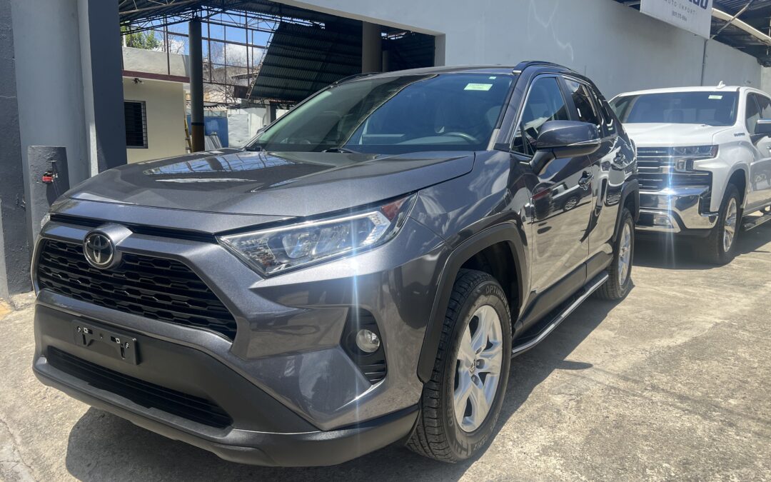 Toyota RAV4 XLE 2021